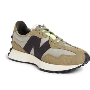 NEW BALANCE 327 MEN SIZE 8.5 ALUMINUM - GREAT CONDITION